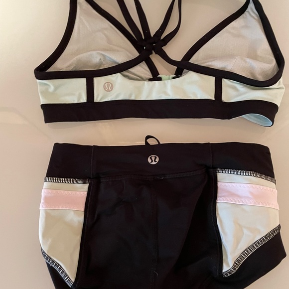 Lululemon Hot Yoga Outfit size 6 fits like a 4 - Picture 3 of 6